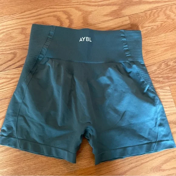 NWOT AYBL Balance V2 Seamless Green Shorts - Picture 6 of 6
